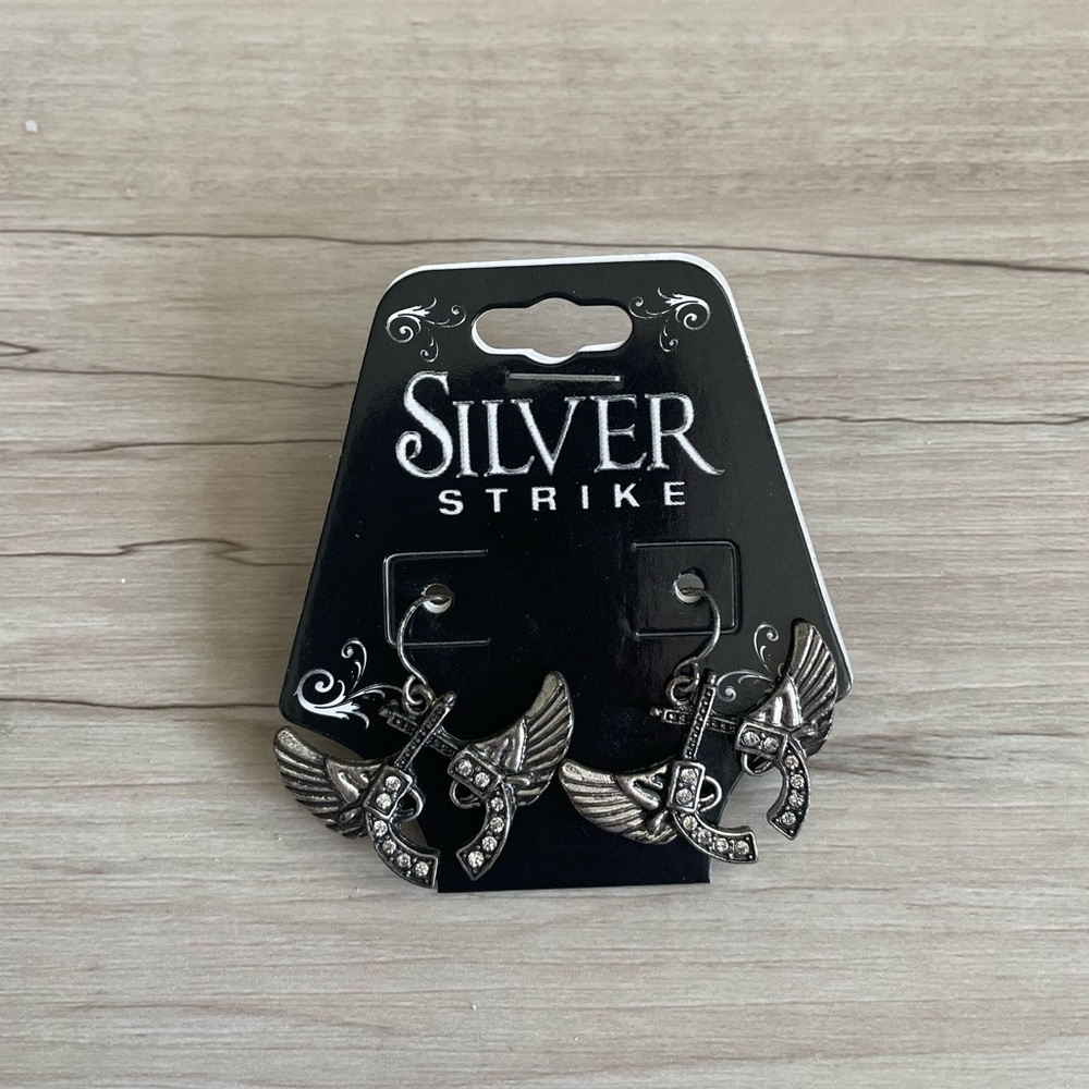 ✨ Silver Wing/Gun Earrings ✨ 3 for $33 ✨